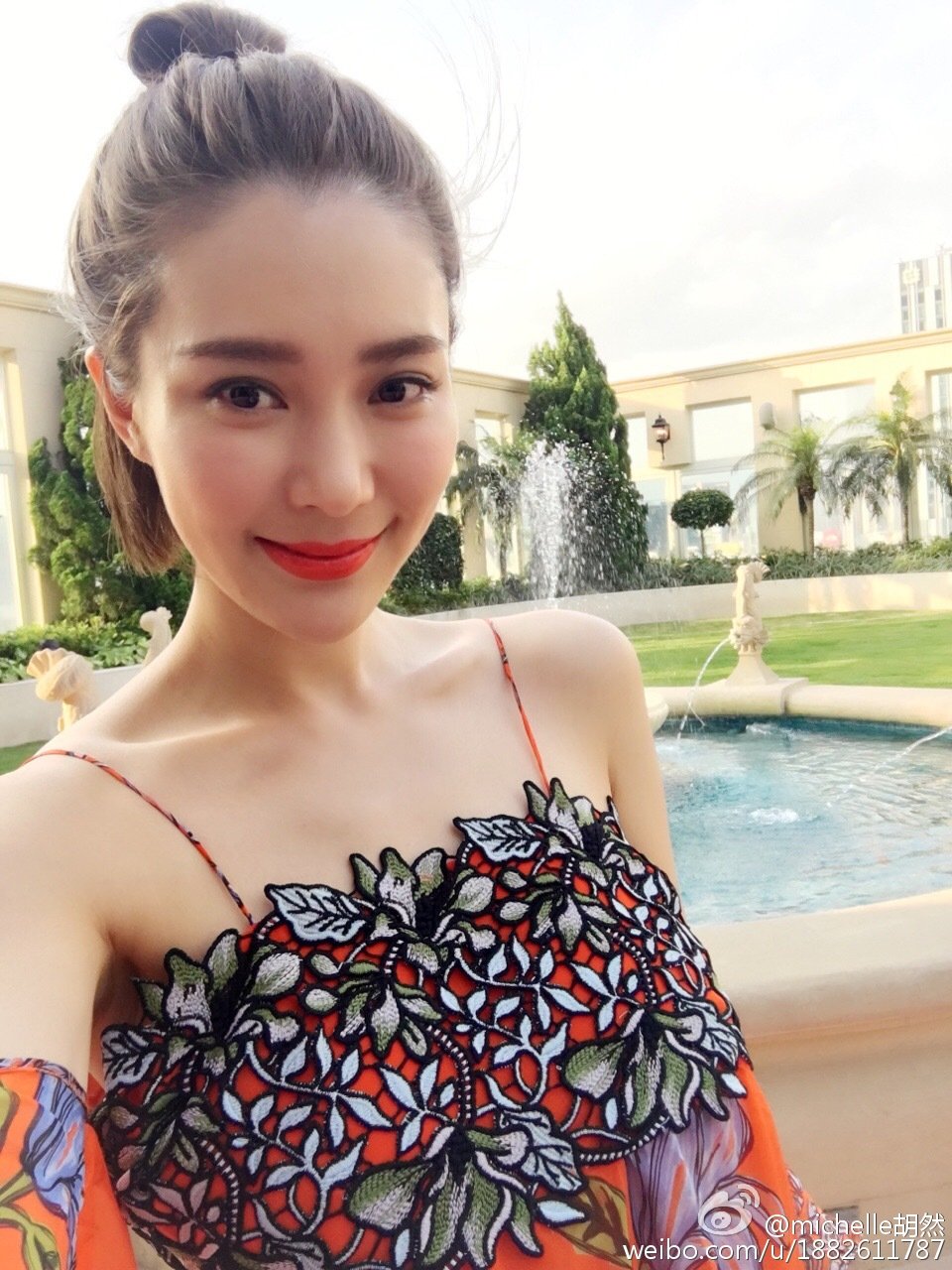 胡然 短发气质美女微博私房照诱惑写真图