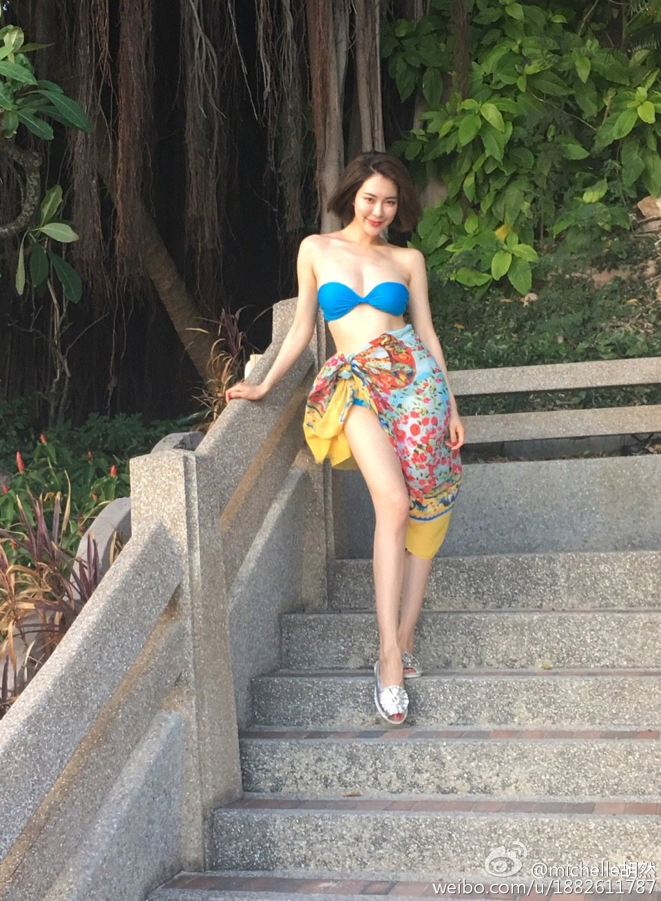 胡然 短发气质美女微博私房照诱惑写真图
