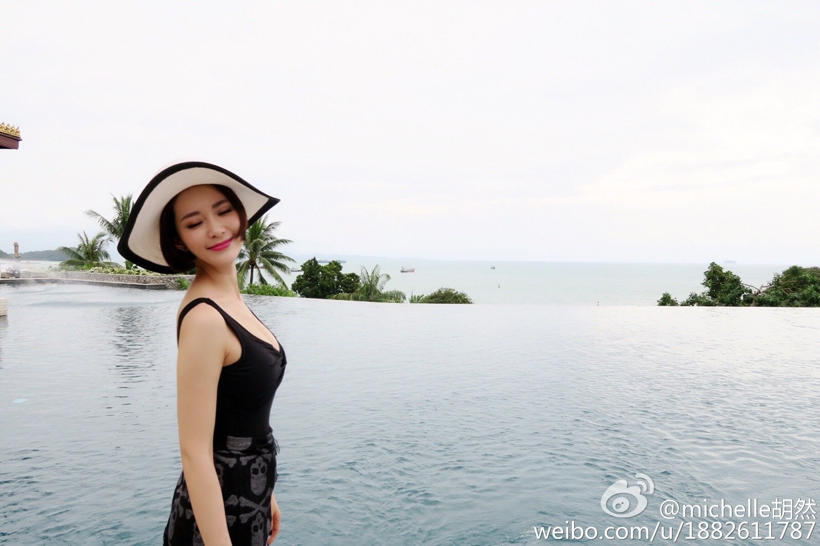 胡然 短发气质美女微博私房照诱惑写真图