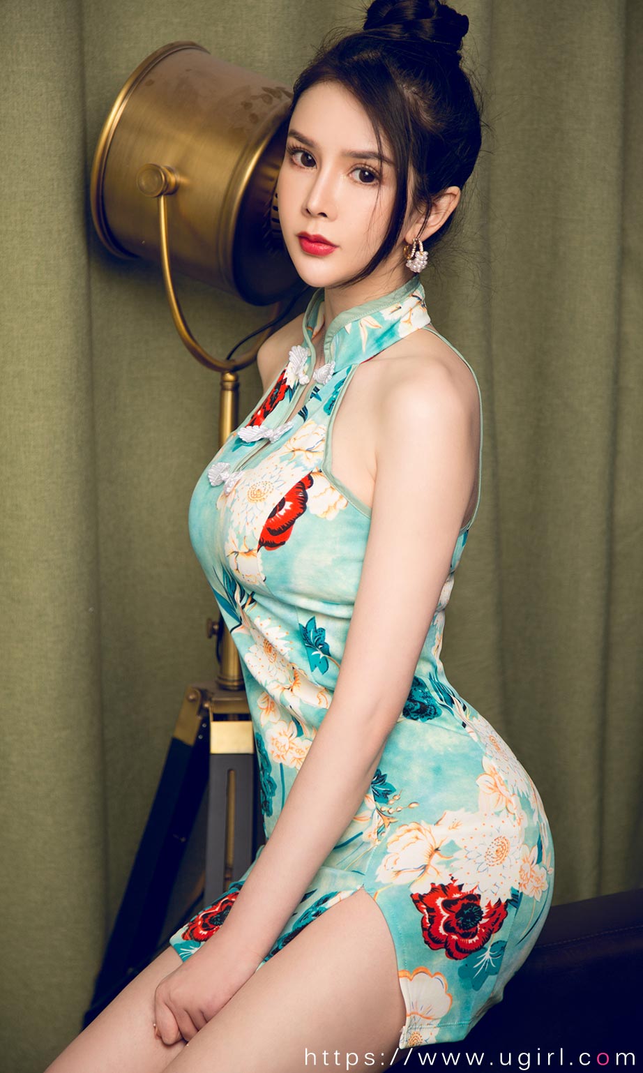 李丽莎高叉旗袍 大小姐的裙摆