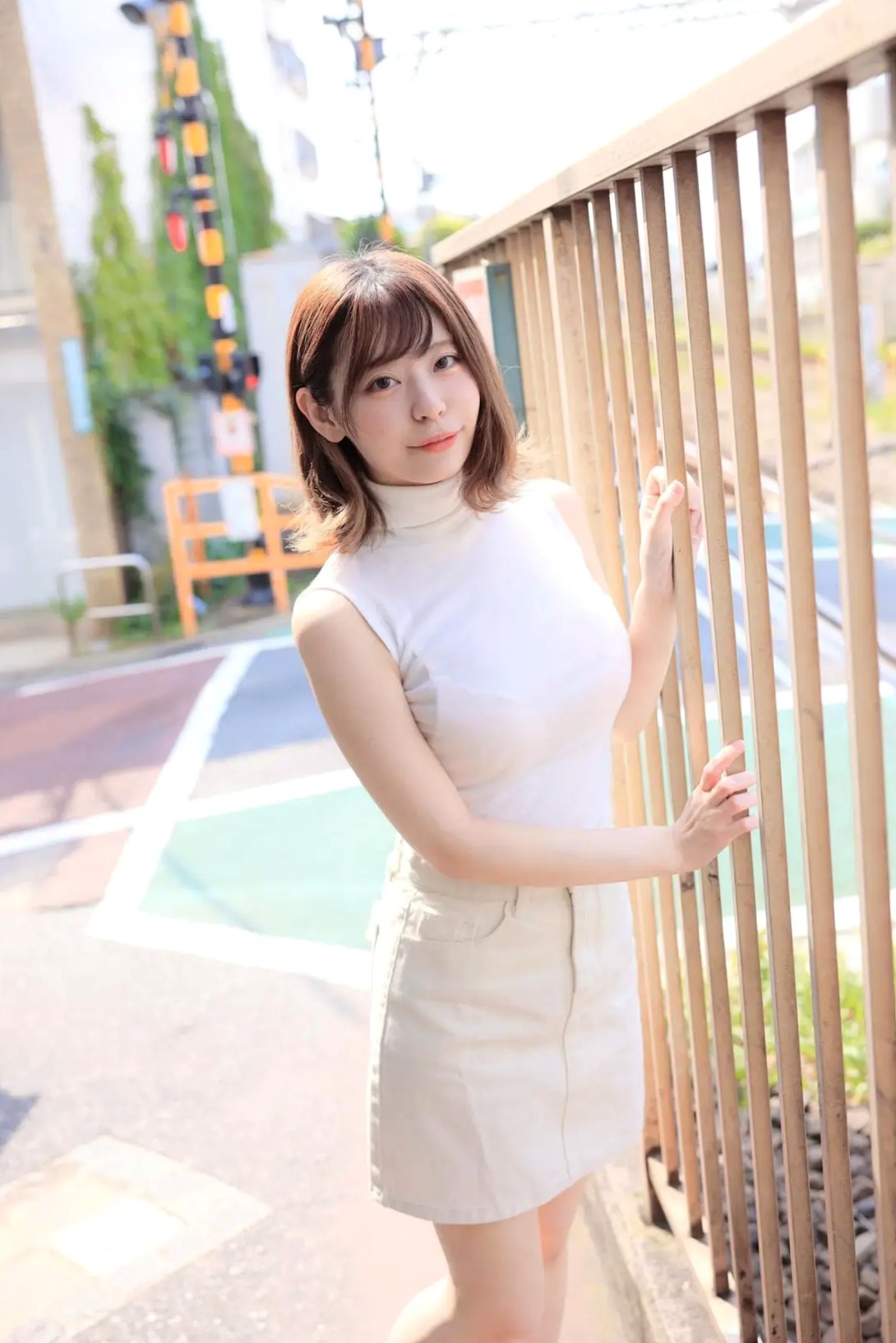 小日向結衣 - holiday 浴室泳装与卧室性感内衣私房写真