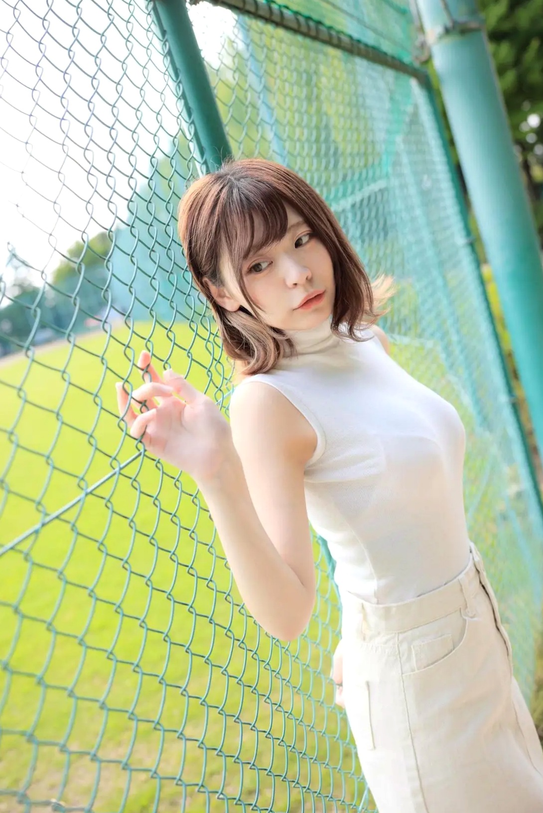 小日向結衣 - holiday 浴室泳装与卧室性感内衣私房写真