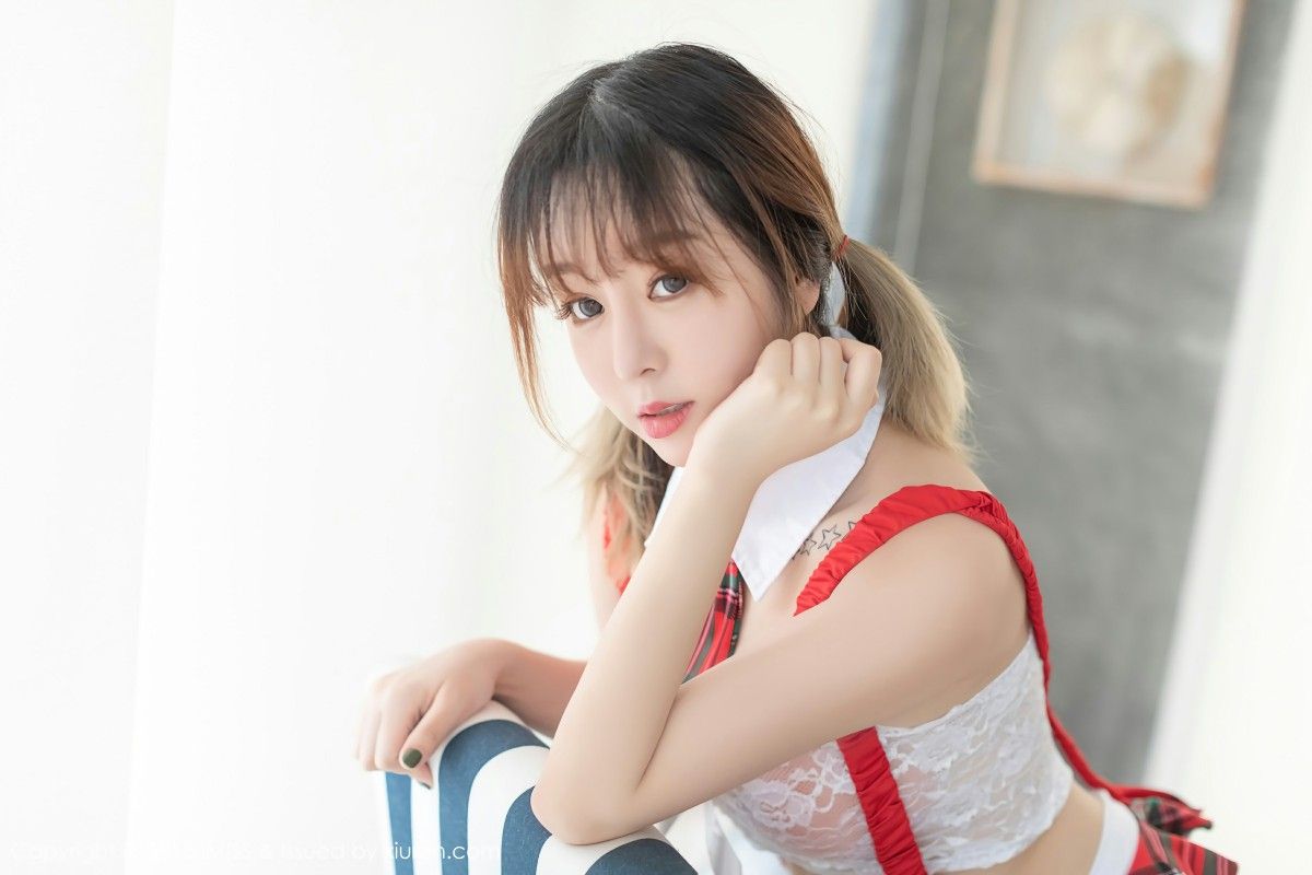 性感女神王雨纯 魅惑眼神丰厚双唇