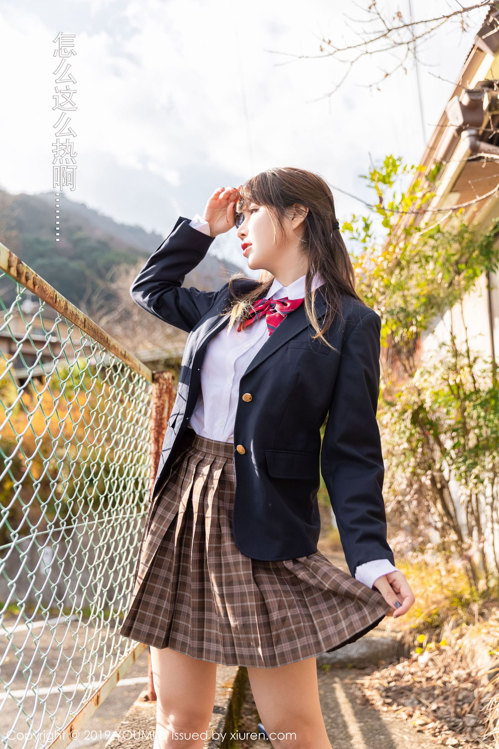 性感女神王雨纯 摄影师尾随视角拍摄
