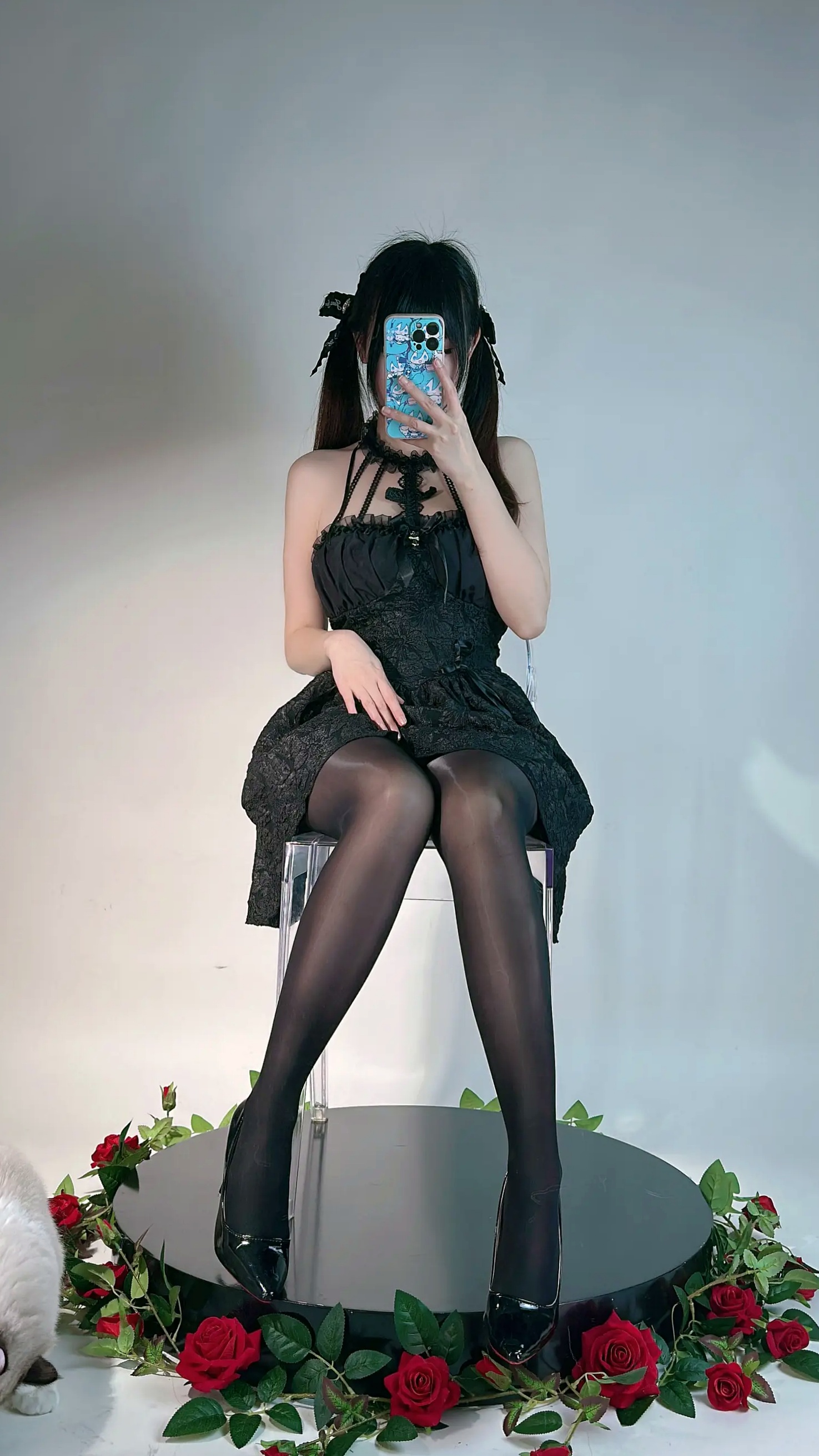 miko酱ww 2023年3月合集:百变女仆COS、清纯萌系私房与节日诱惑,极致身材尽显女神风采
