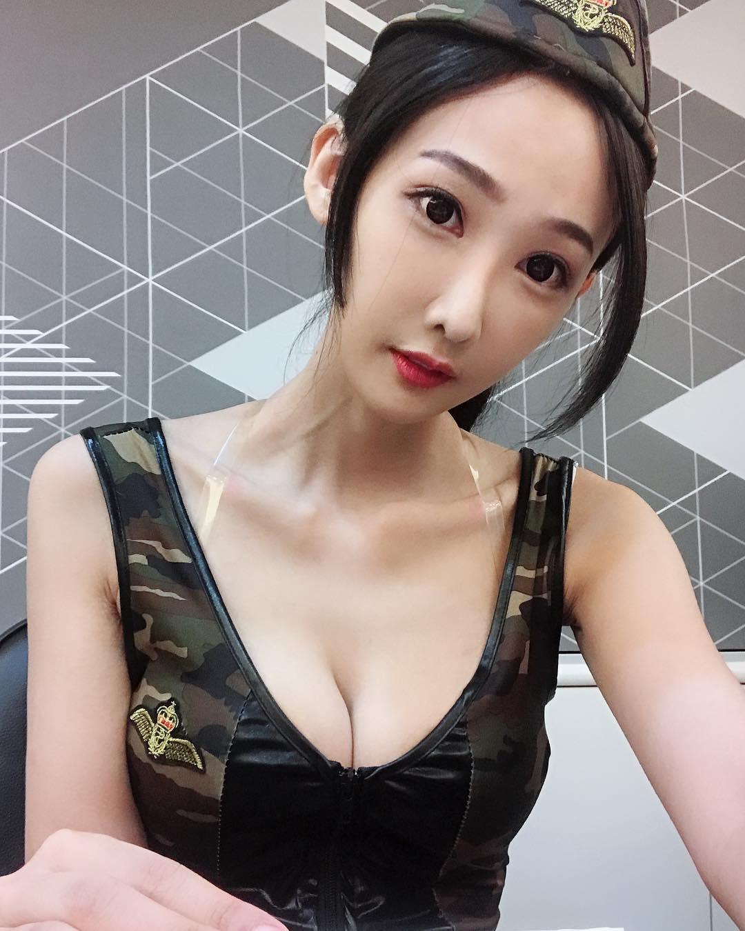 徐君荞- 21吋的小蛮腰