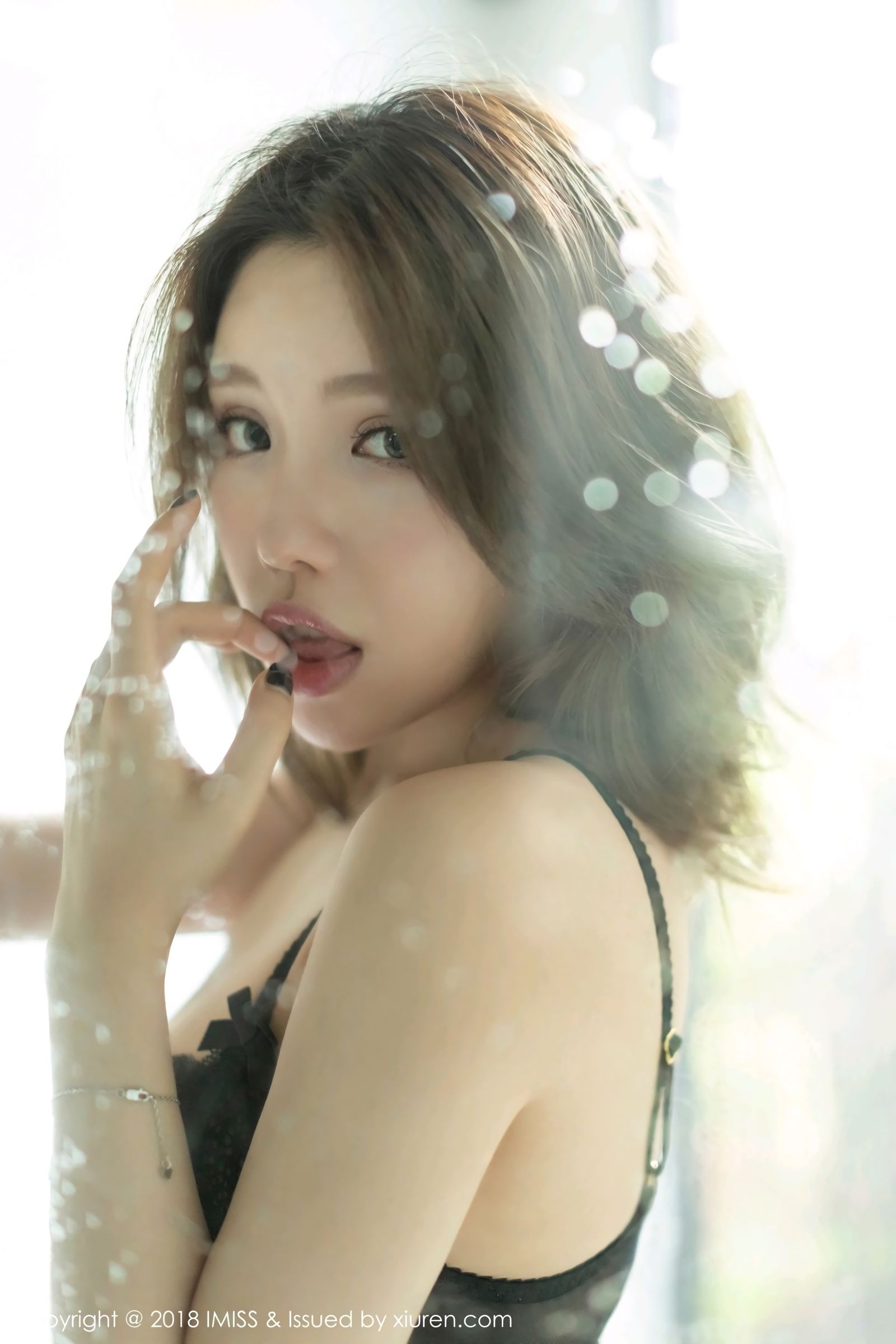 性感女神黄楽然 魔鬼身材黑丝美腿