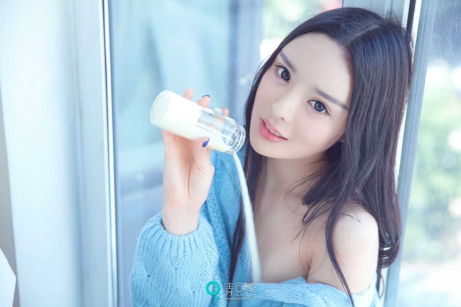 双马尾少女苏迪 尽展清纯魅力