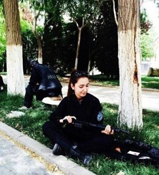 迪丽热巴·牙合甫-特警私房照诱惑写真图