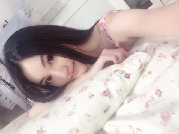 尤致妍(尤緻研)-白皙美腿气质正妹