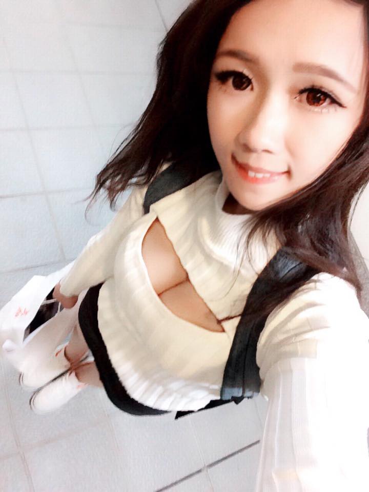 熊熊儿-台湾32D正妹的俏皮私房照诱惑写真图