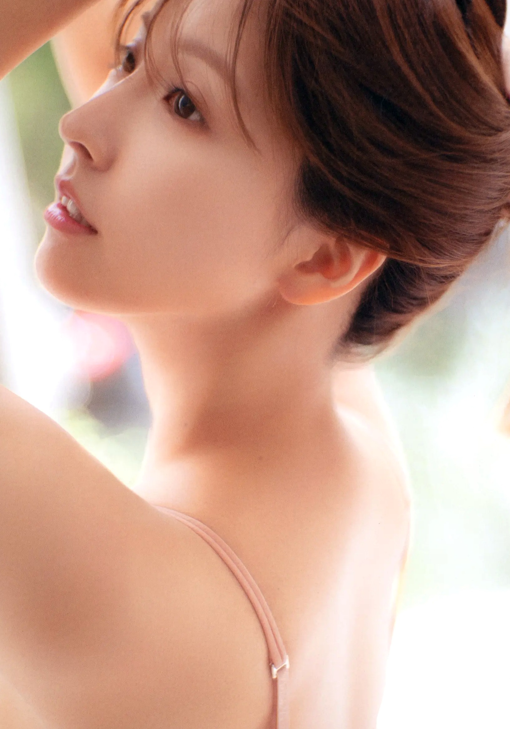 三上悠亚《Miss》写真集:日系清纯时尚美妆与惬意生活随拍