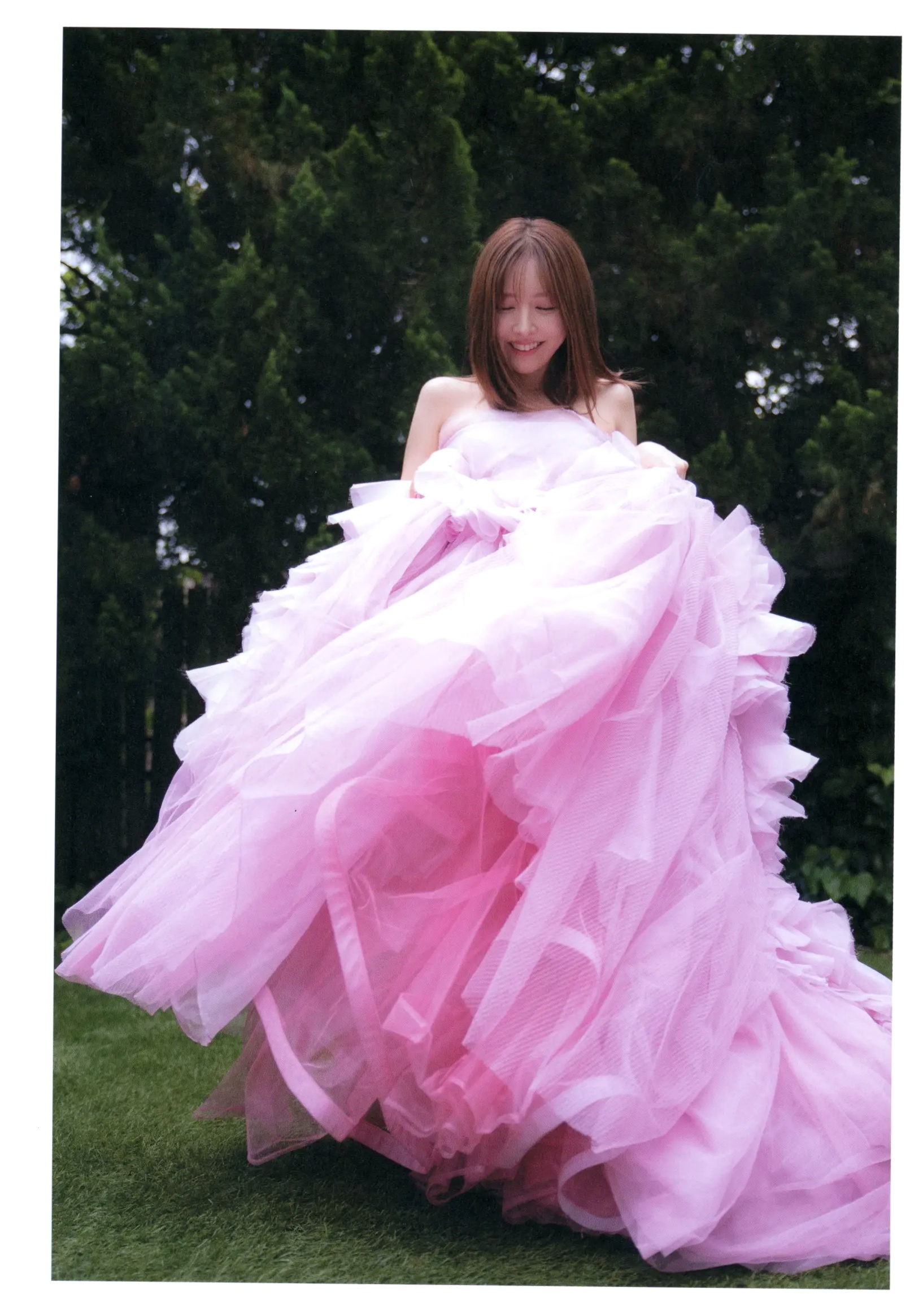 三上悠亚《Miss》写真集:日系清纯时尚美妆与惬意生活随拍