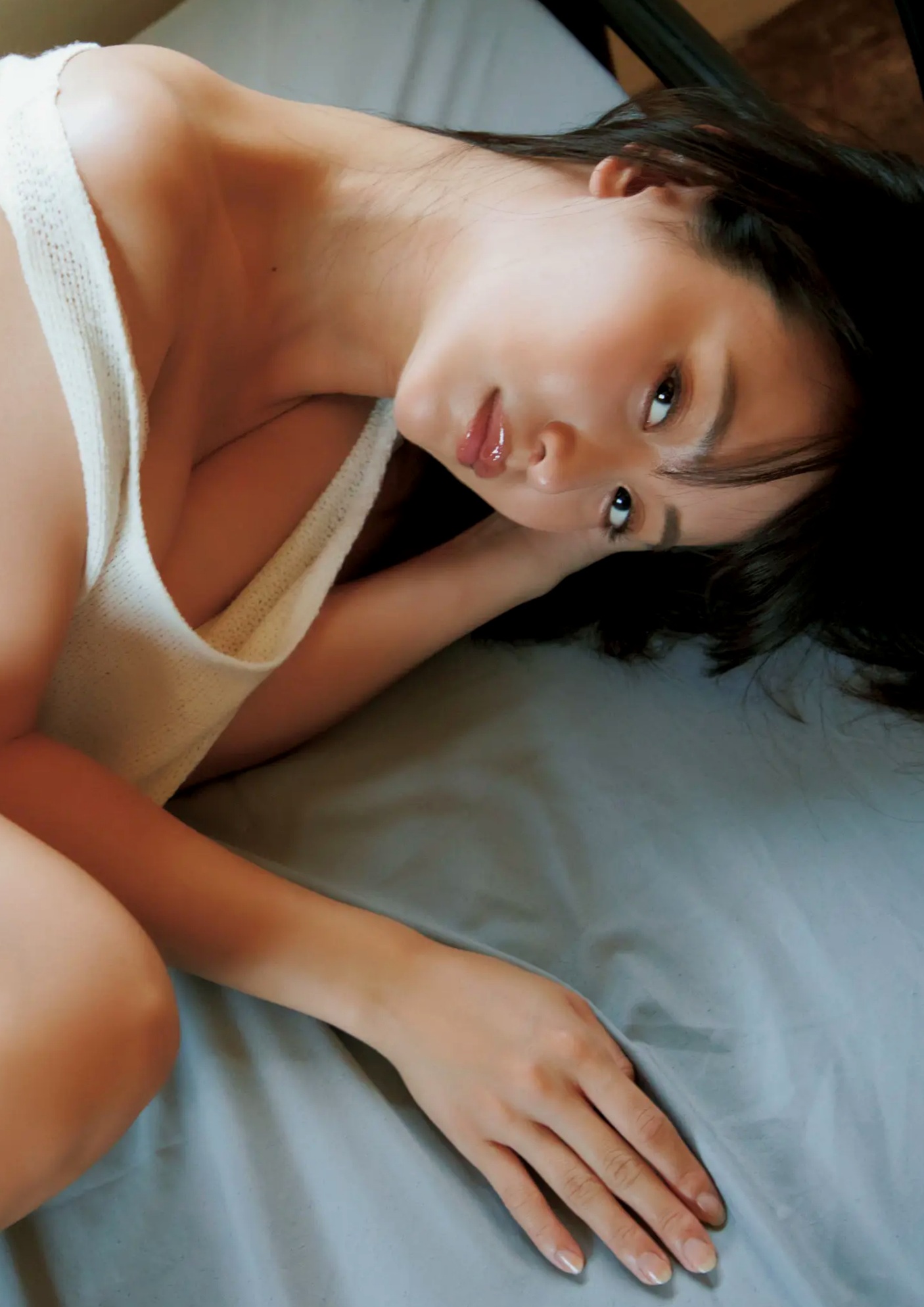 永尾まりや《Capricious》性感内衣与清新户外写真集