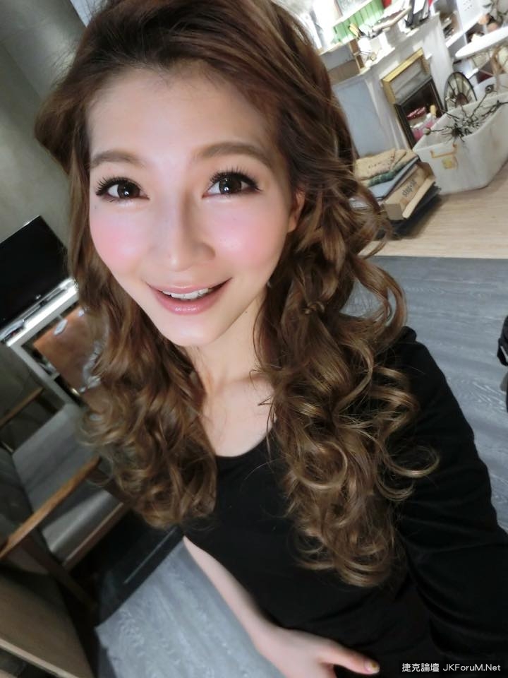 婷婷Usagi(蔡婷婷) 海量私拍闺房美照爆出