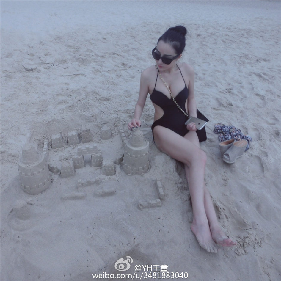 YH王童 94大胸妹子自拍图片合集