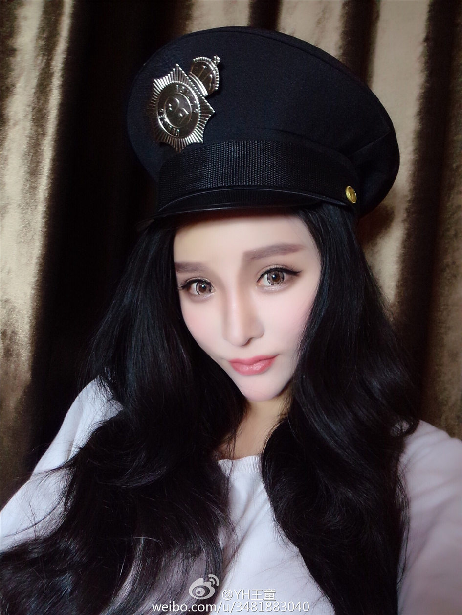 YH王童 94大胸妹子自拍图片合集