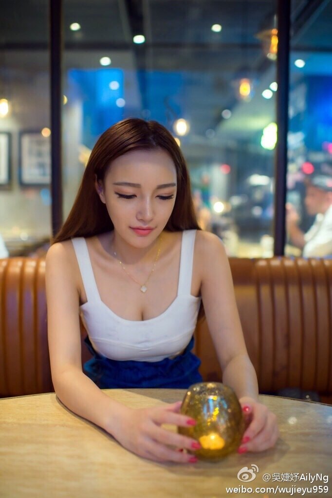 吴婕妤AilyNg S型身材魅惑写真图
