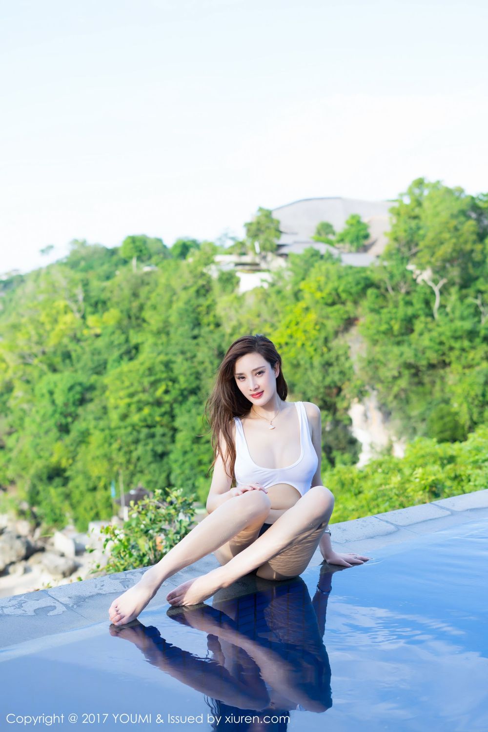 女神土肥圆矮挫穷 蓝黑白三套比基尼