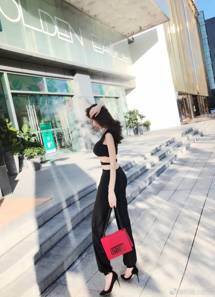 周妍希- 房车旅行日照写真
