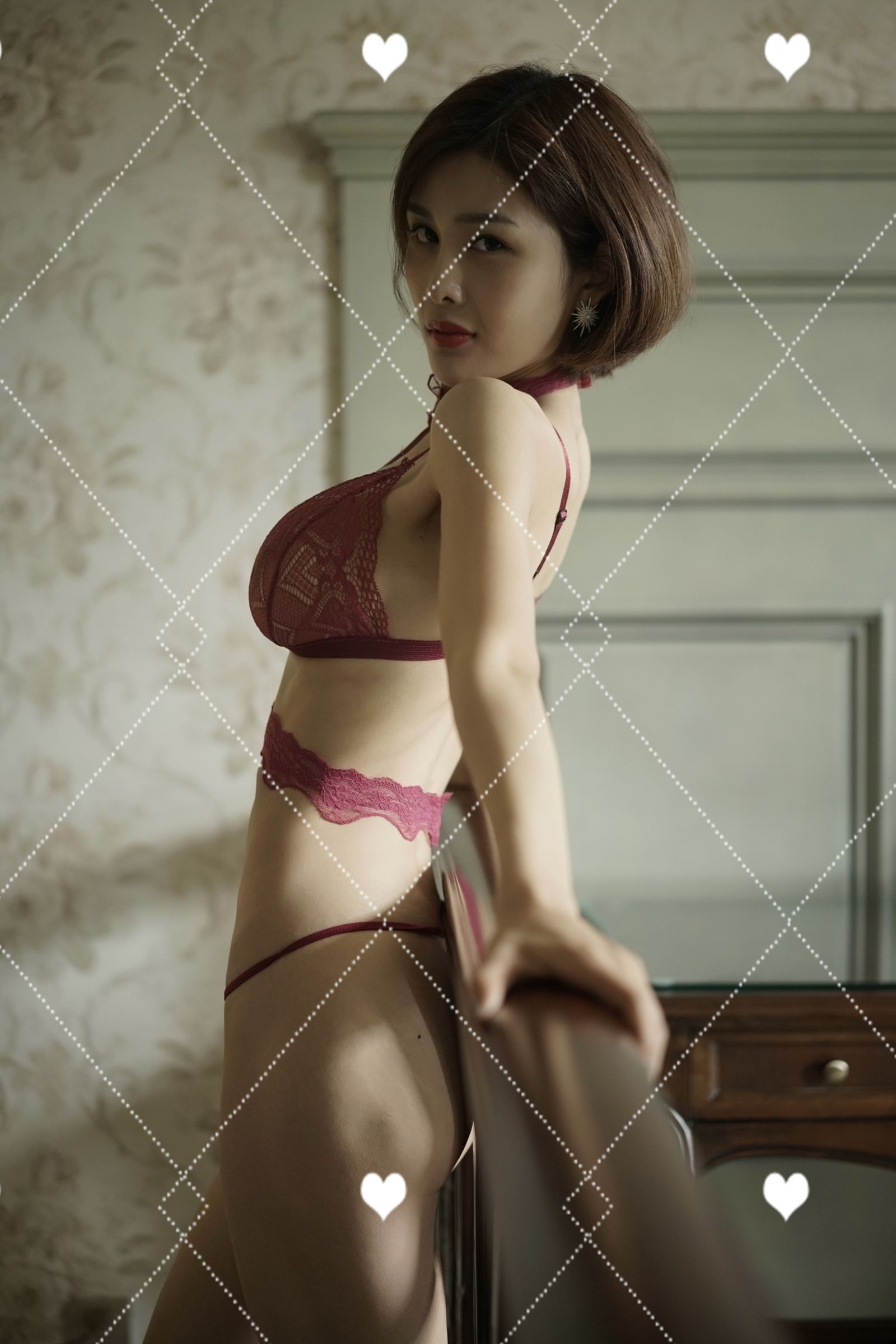 闫盼盼私房系列16– 玫瑰色内衣