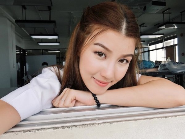 Ample(Chanidapha Phongphutthachart) 脸蛋零死角的甜美正妹