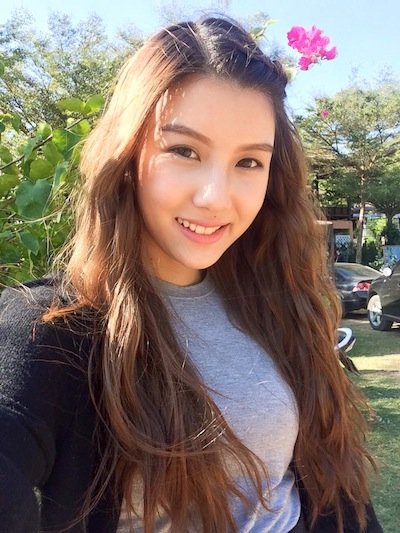 Ample(Chanidapha Phongphutthachart) 脸蛋零死角的甜美正妹
