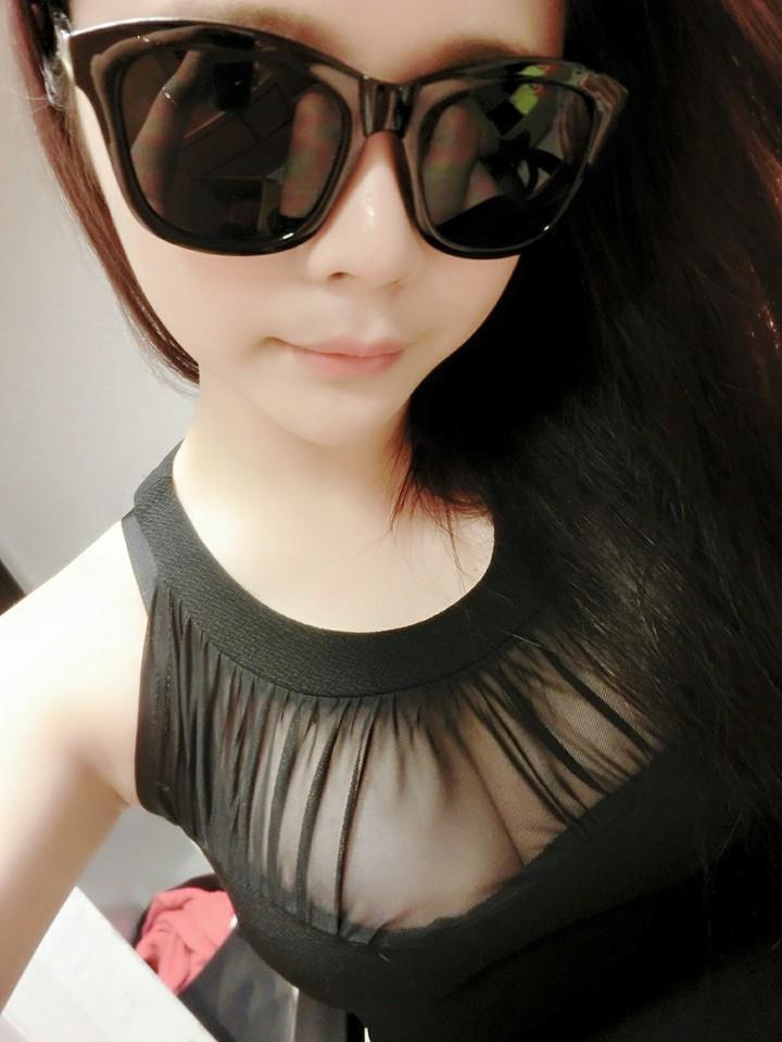 谢仁馨 童颜巨乳小护士