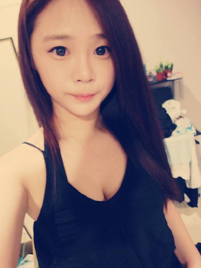 谢仁馨 童颜巨乳小护士