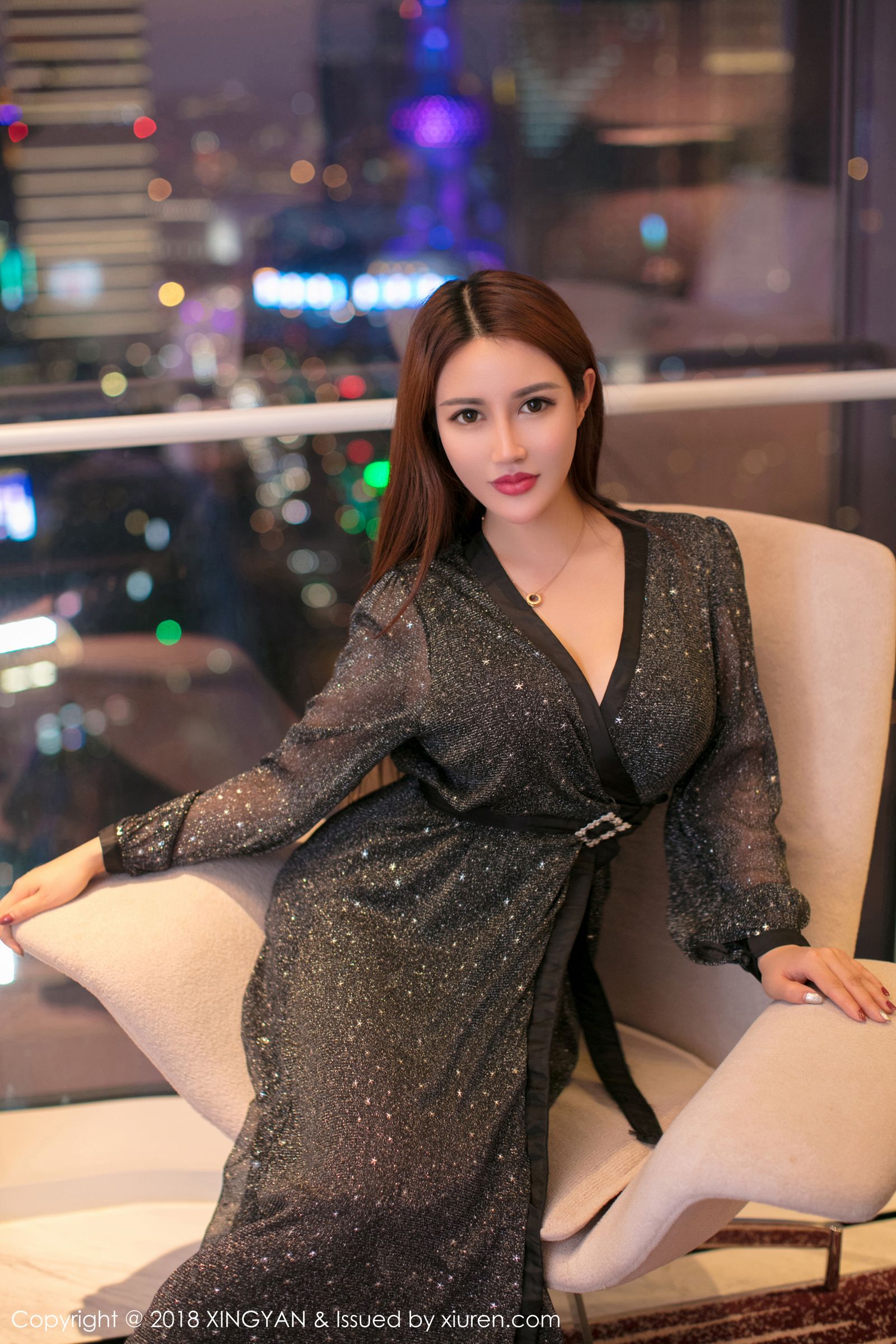新人模特liyiyi 黑丝内衣装扮
