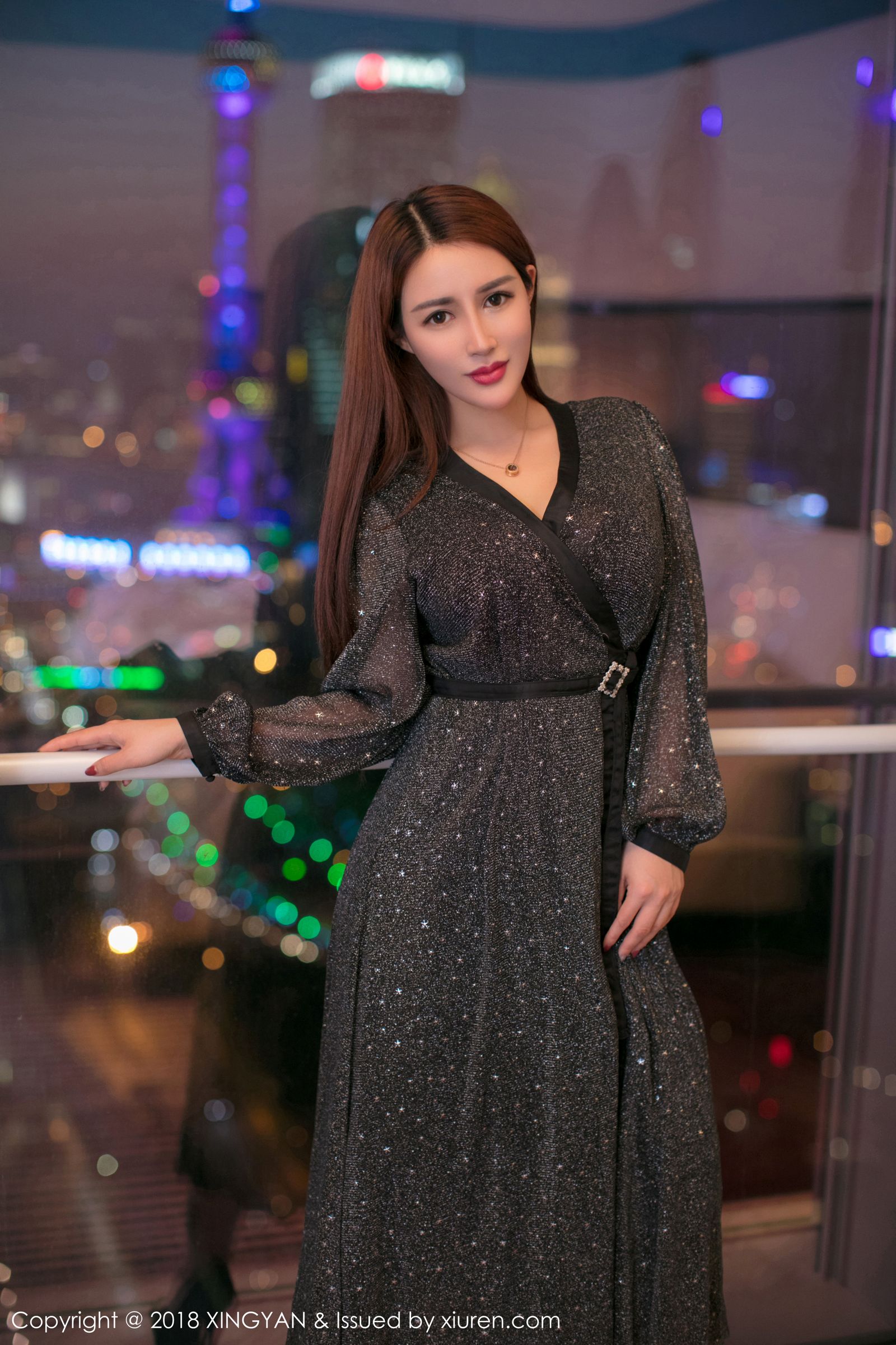 新人模特liyiyi 黑丝内衣装扮