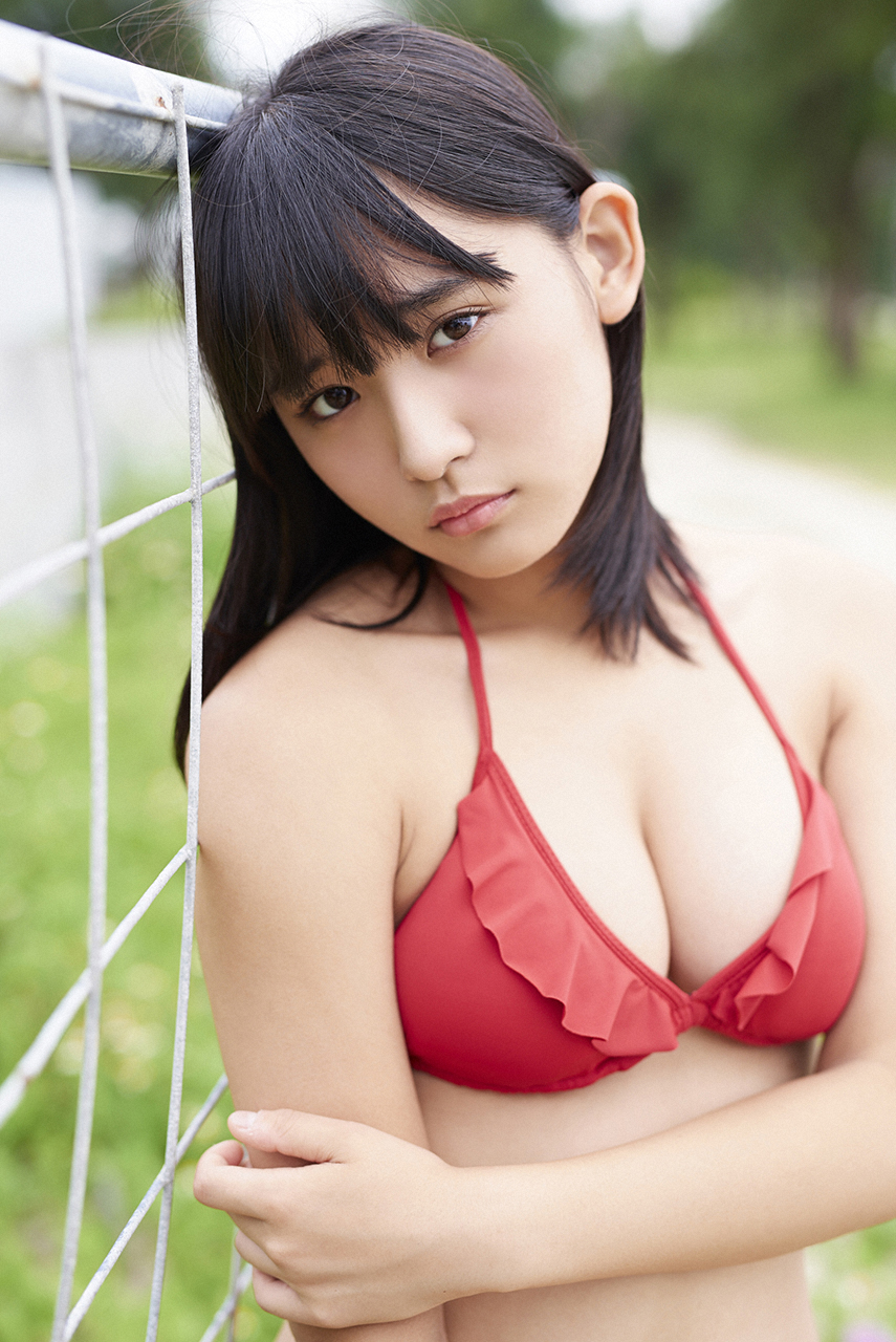 浅川梨奈 天真烂漫な童颜巨乳