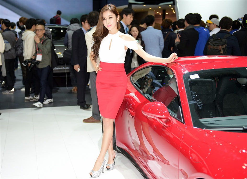 性感美女崔星雅2015韩国国际车展图片