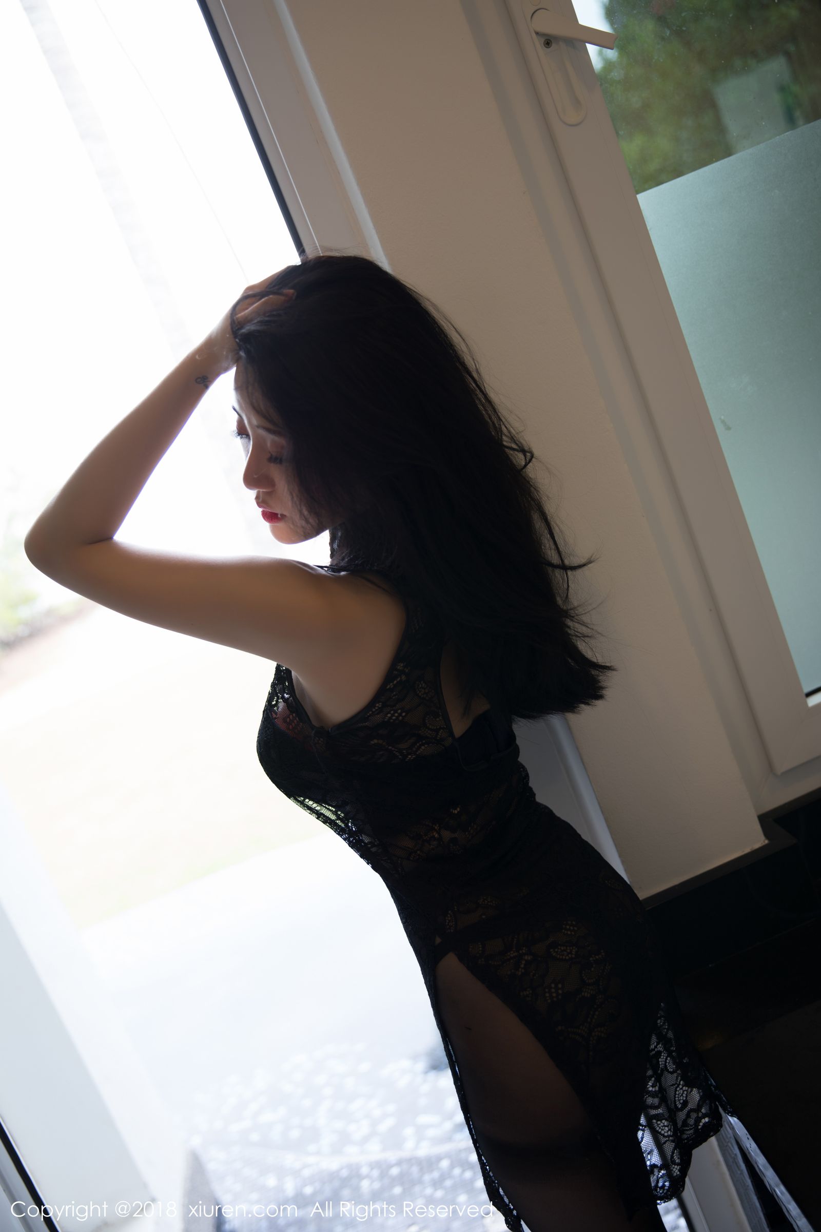 兜豆靓的丝袜搭配 美腿玉足美妙天成