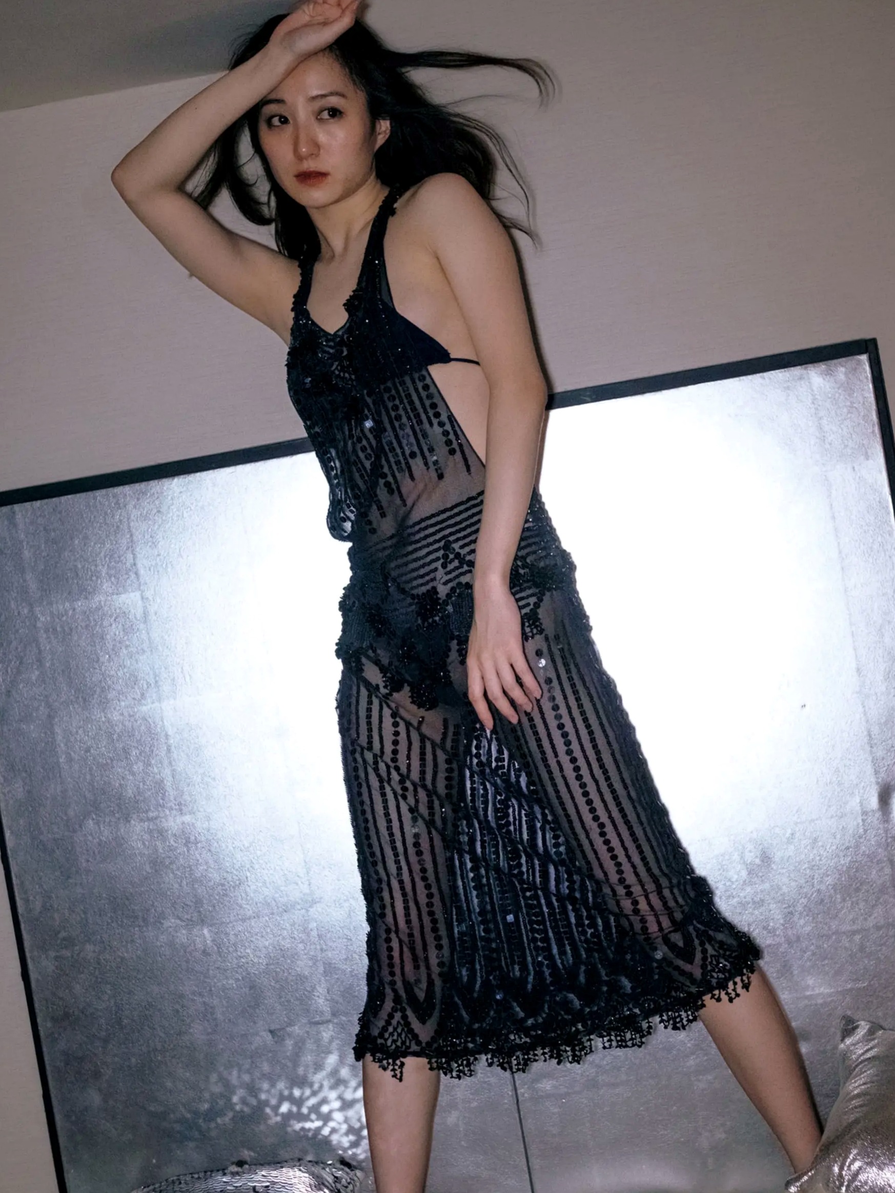 高田里穂《素描》写真:日本女神家居私房性感大片 展现慵懒诱惑美感
