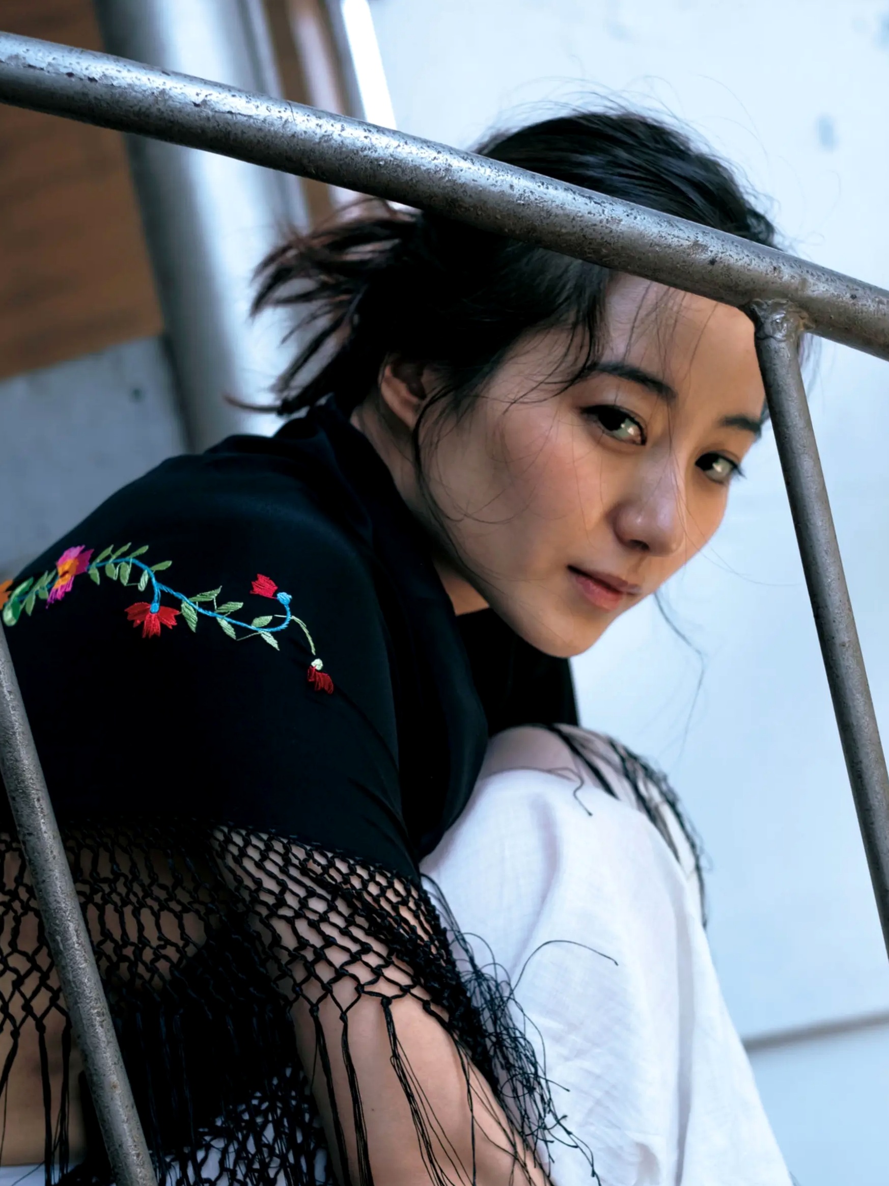 高田里穂《素描》写真:日本女神家居私房性感大片 展现慵懒诱惑美感