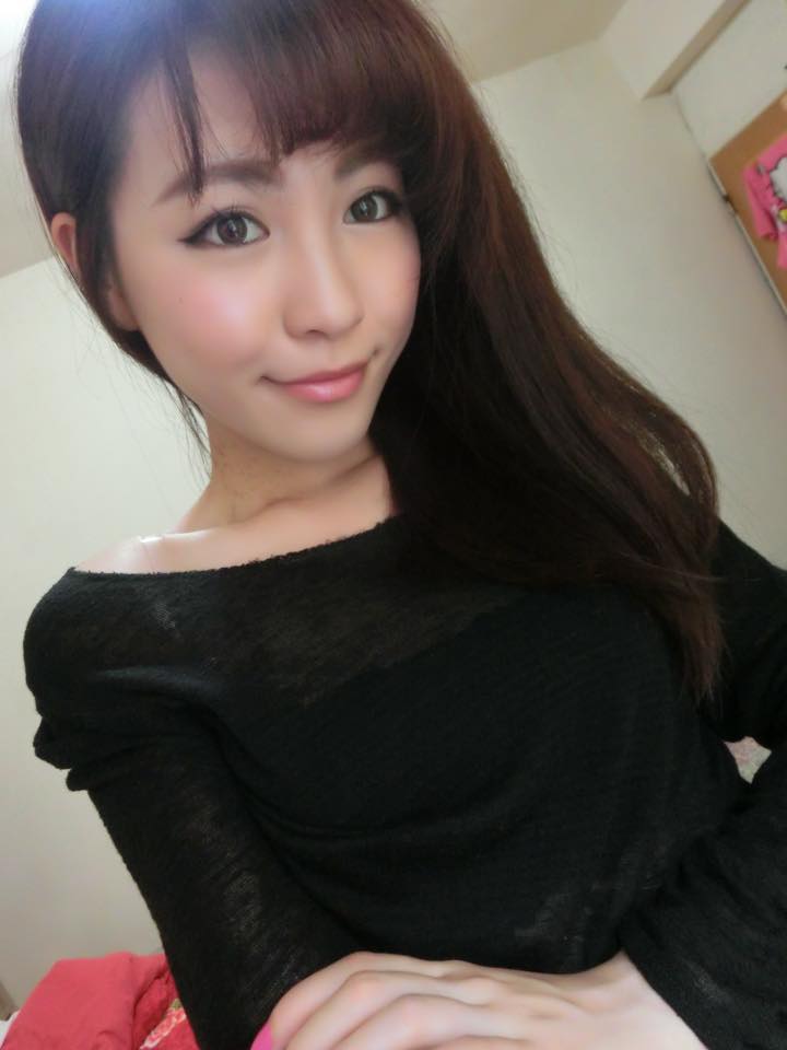 芬芬(张伟芬) 超甜正妹睡前性感自拍