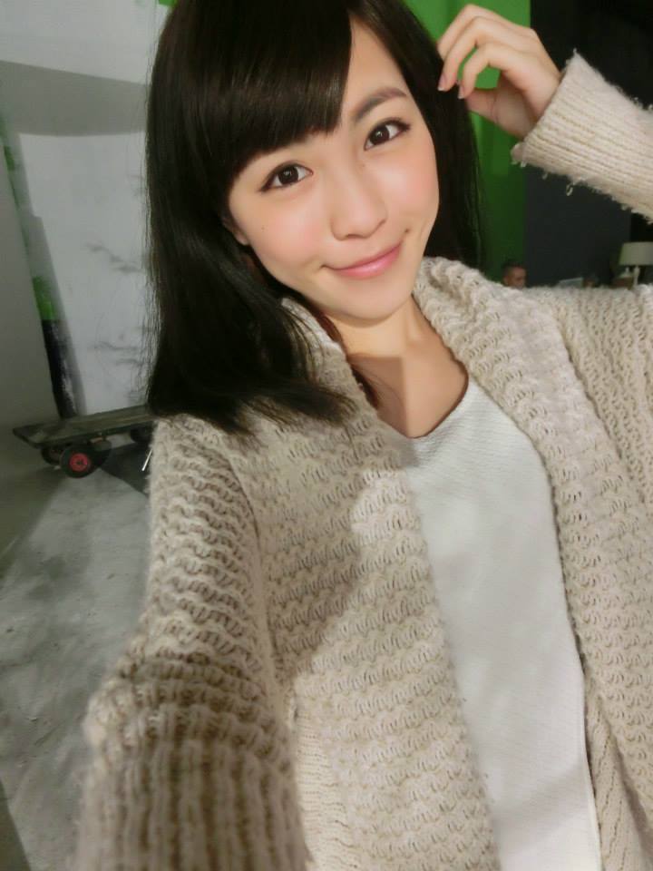 芬芬(张伟芬) 超甜正妹睡前性感自拍