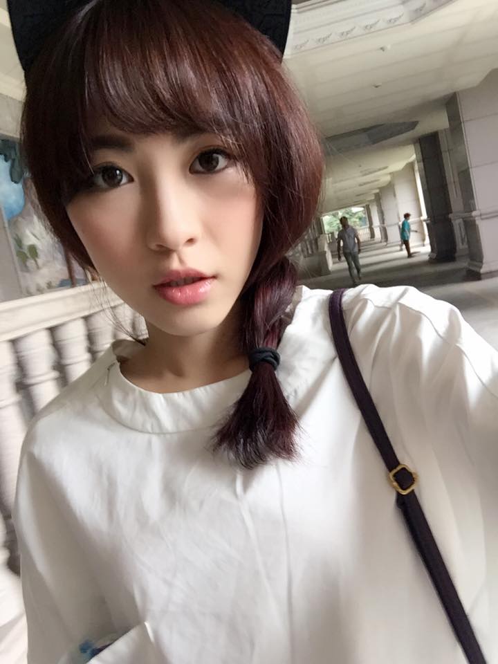 芬芬(张伟芬) 超甜正妹睡前性感自拍