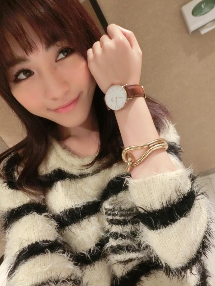 芬芬(张伟芬) 超甜正妹睡前性感自拍