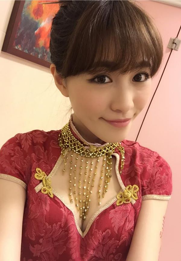 芬芬(张伟芬) 超甜正妹睡前性感自拍