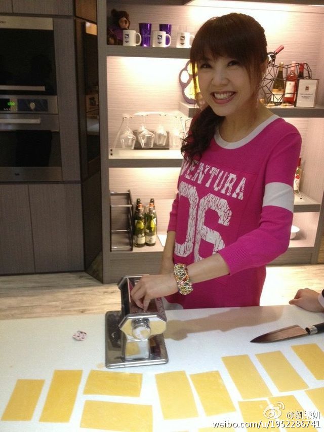 刘乐妍 自豪咪咪是H罩杯