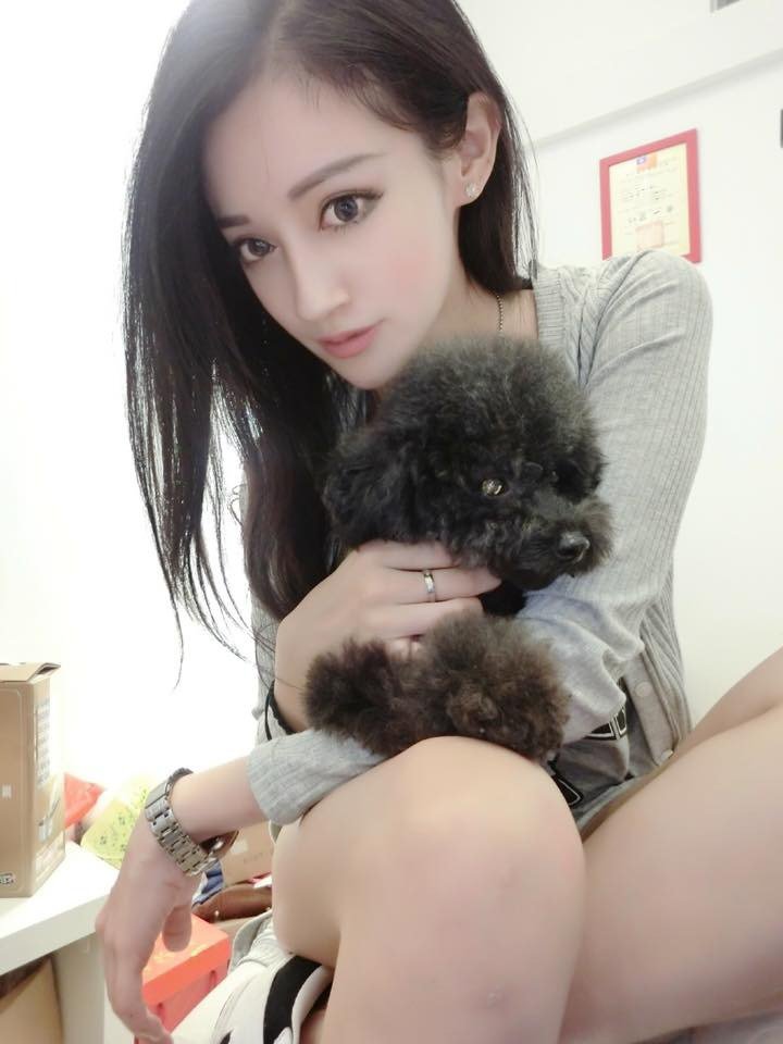 Avril艾葳(詹艾葳) 腿长美胸私拍美照分享
