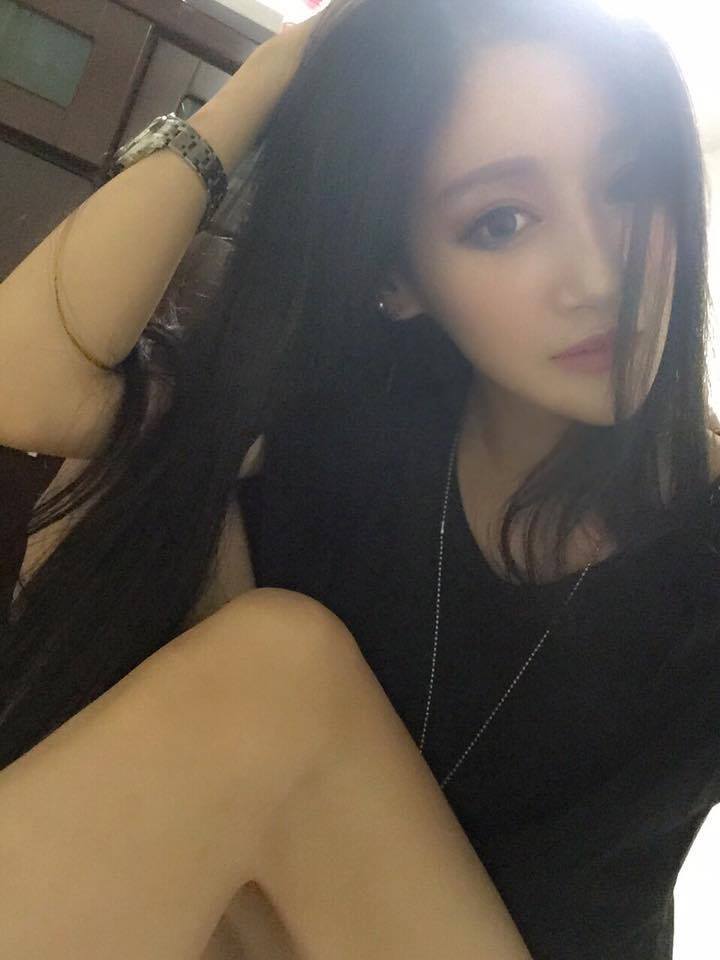 Avril艾葳(詹艾葳) 腿长美胸私拍美照分享