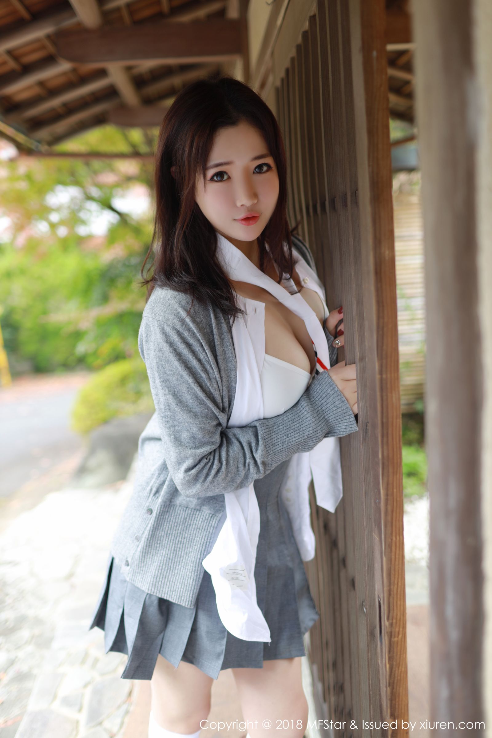 女神徐cake回归 户外学院风系列
