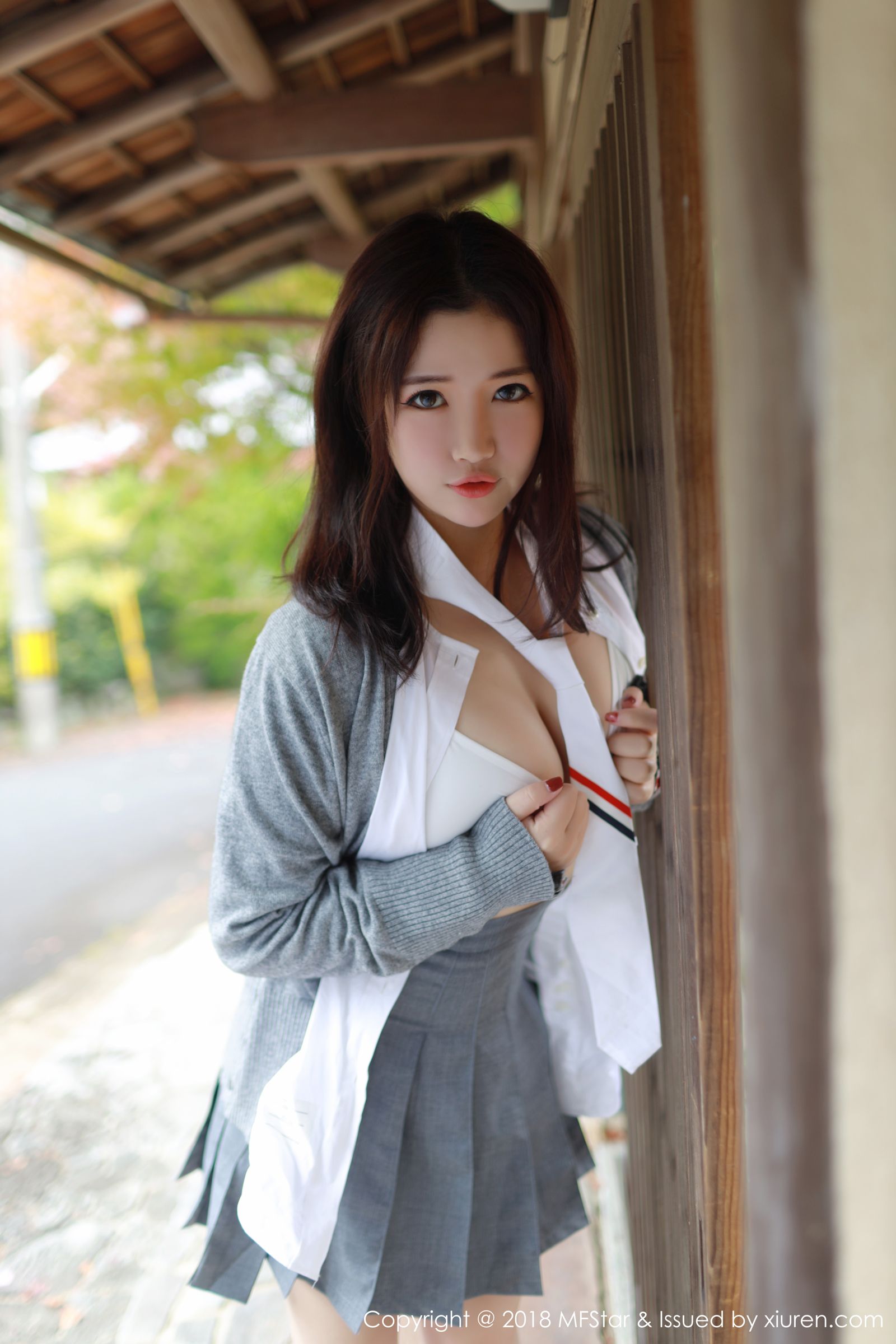 女神徐cake回归 户外学院风系列