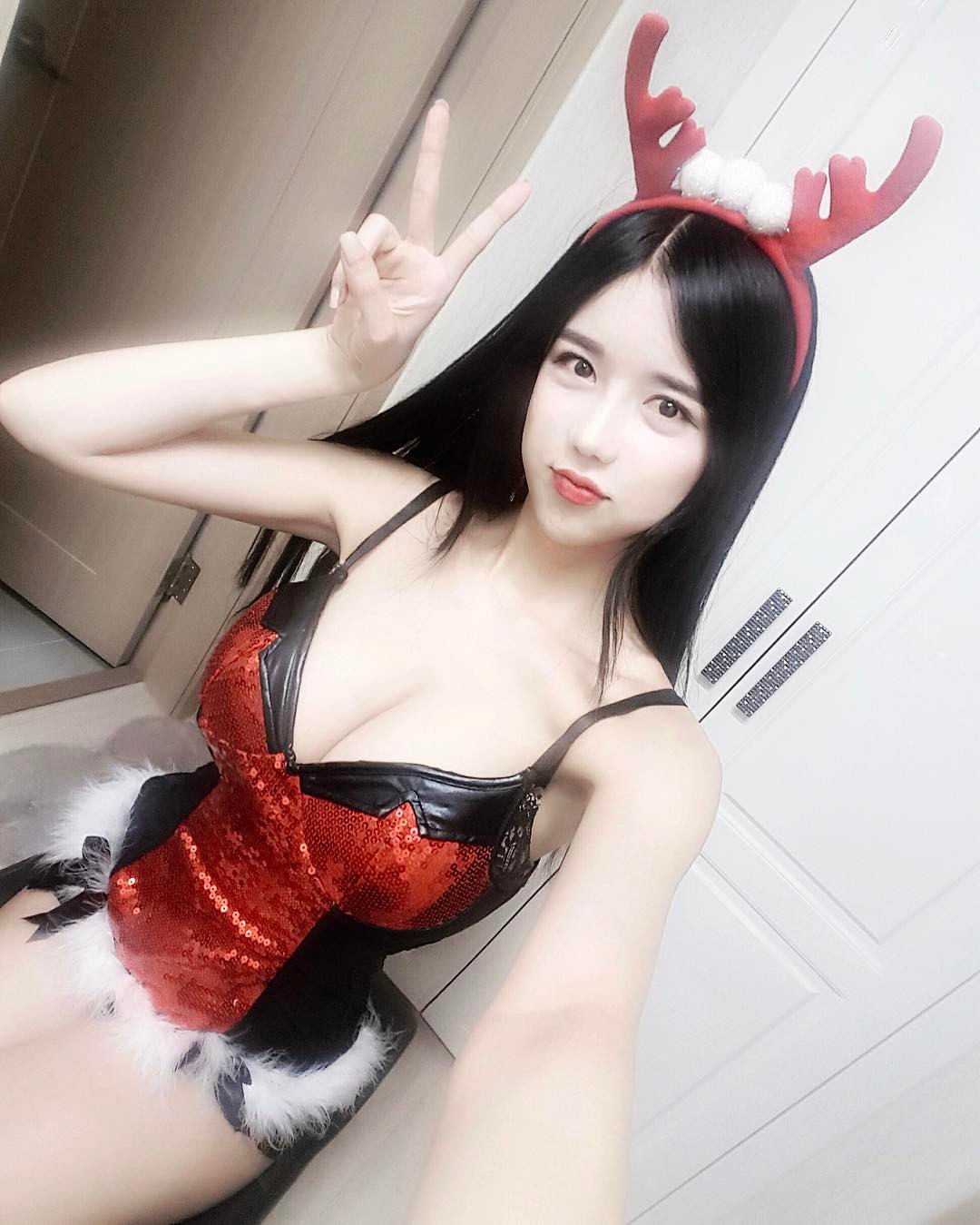 梦幻女神李秀彬,IG再爆不科学私房照