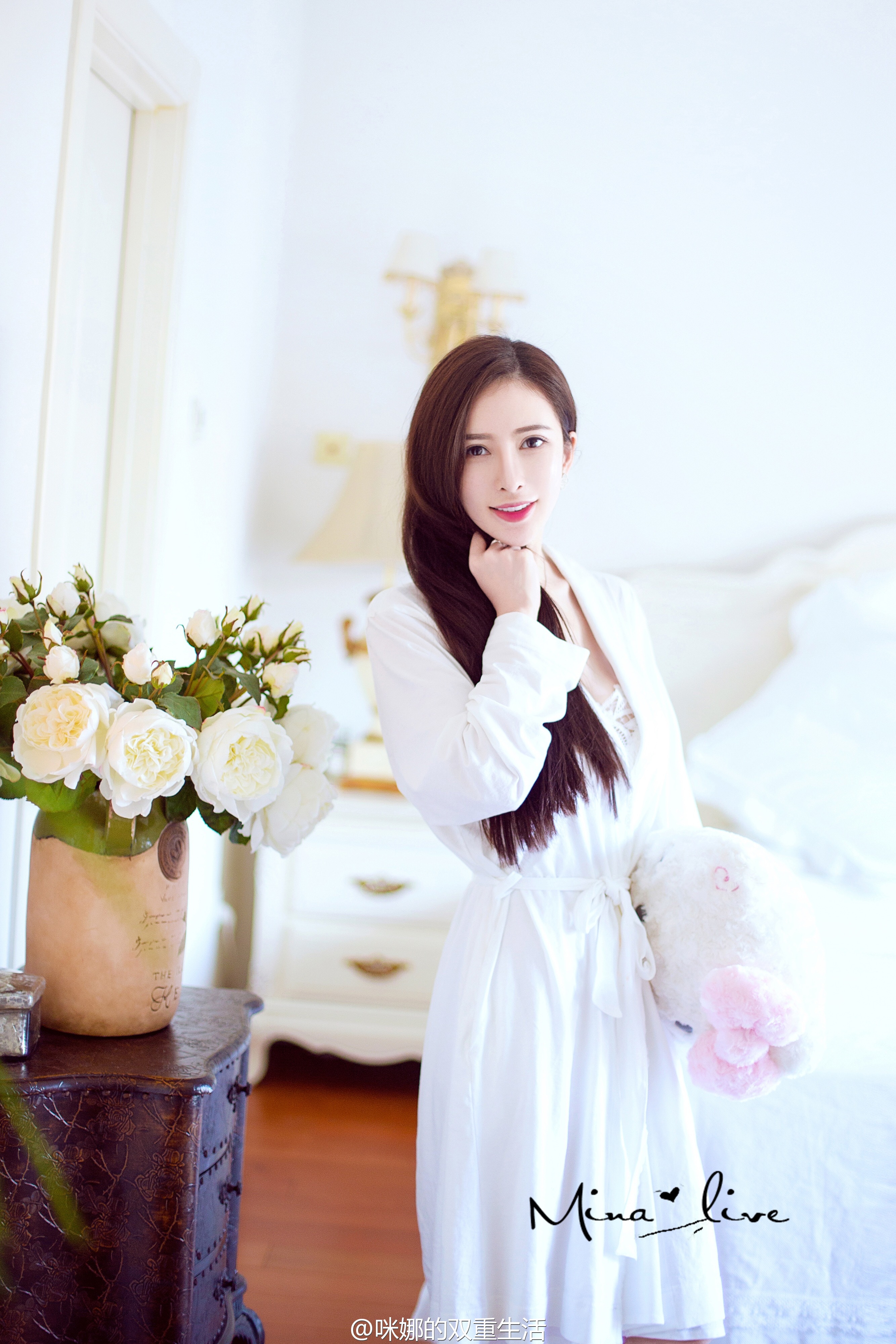 咪娜Mina 气质女神私房照诱惑写真图