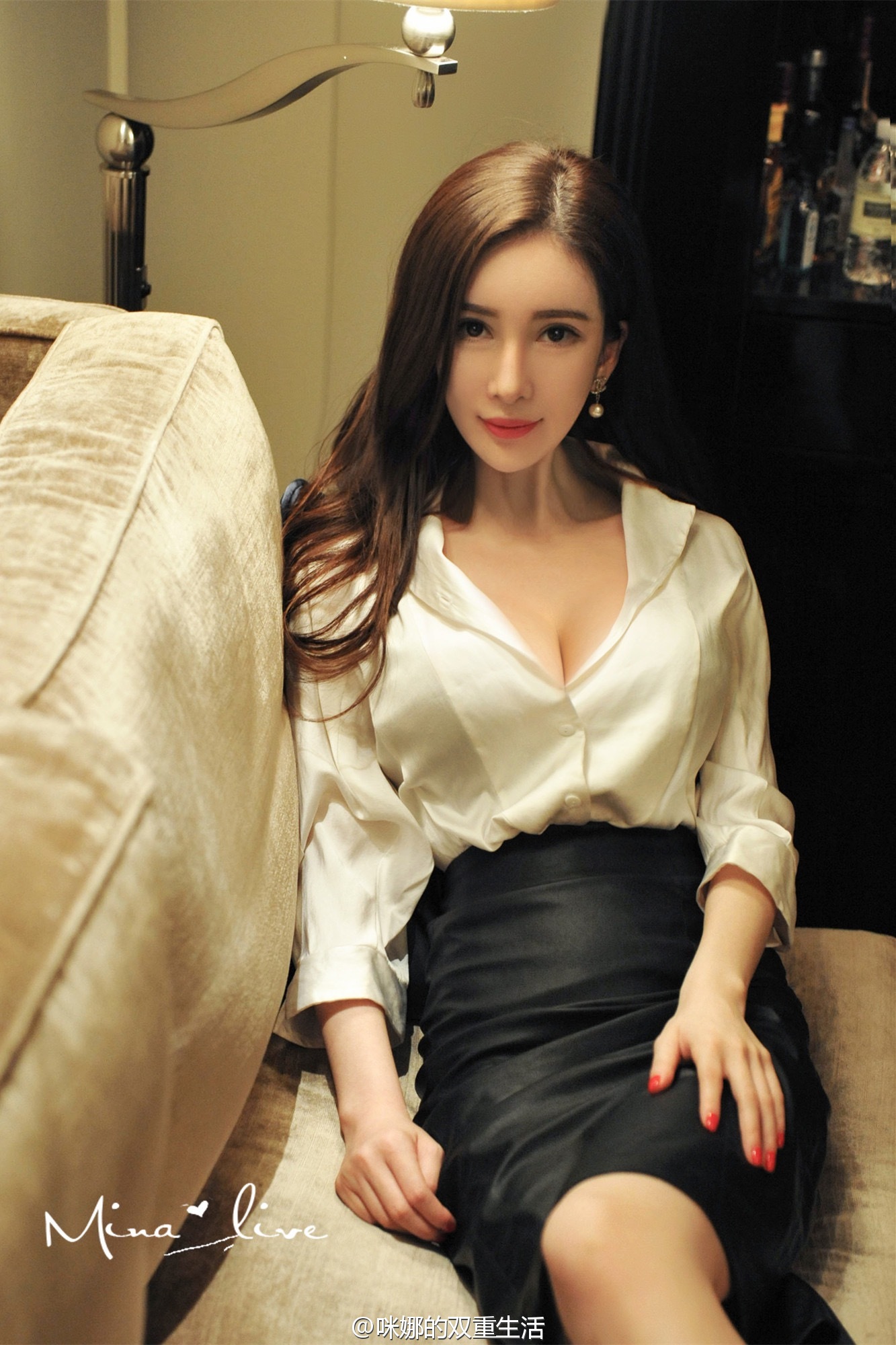 咪娜Mina 气质女神私房照诱惑写真图