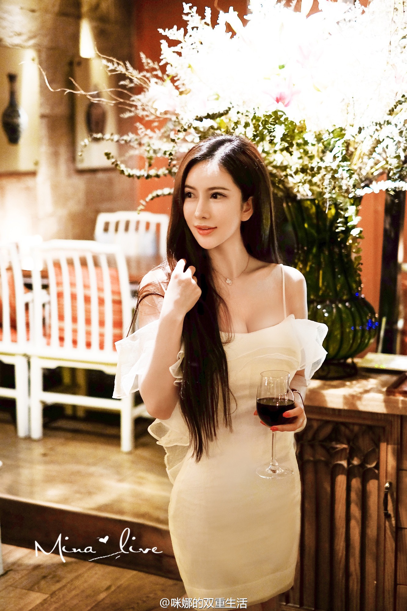 咪娜Mina 气质女神私房照诱惑写真图